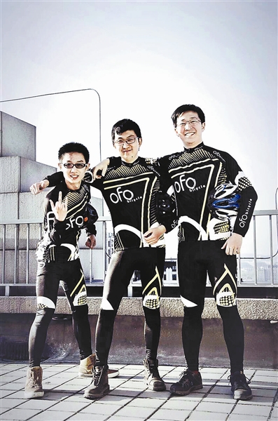 【泛亚电竞平台】
王励勤来了!“全民健身 活力中国”全国乒乓球业余锦标赛开幕!(图3) 泛亚电竞