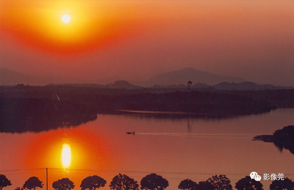 【泛亚电竞官网】
寻人!2001年到场过这个开镜仪式的影友荟萃啦(图23) 【泛亚电竞官网】
寻人!2001年到场过这个开镜仪式的影友荟萃啦(图23)