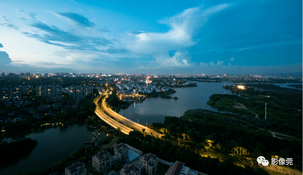 【泛亚电竞官网】
寻人!2001年到场过这个开镜仪式的影友荟萃啦(图31) 【泛亚电竞官网】
寻人!2001年到场过这个开镜仪式的影友荟萃啦(图31)