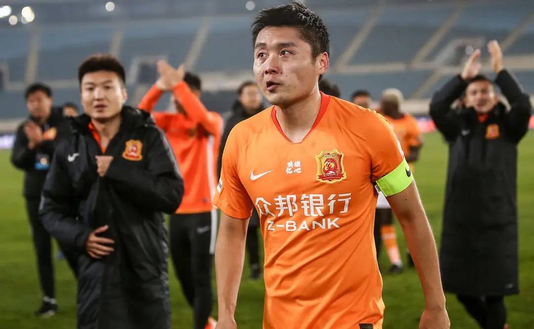 “泛亚电竞官网”
给李铁争气 武汉卓尔争议国脚造2球 打破魔咒水货外援或离队(图2) “泛亚电竞官网”
给李铁争气 武汉卓尔争议国脚造2球 打破魔咒水货外援或离队(图2)