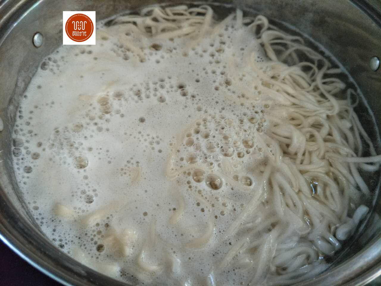 为了云服务,谷歌、微软、亚马逊投入重金打造跨洋海底光缆【泛亚电竞平台】(图1) 泛亚电竞