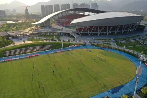 
期待！肇庆申办中国足球职业联赛 接受足协考察团磨练‘泛亚电竞平台’(图12)