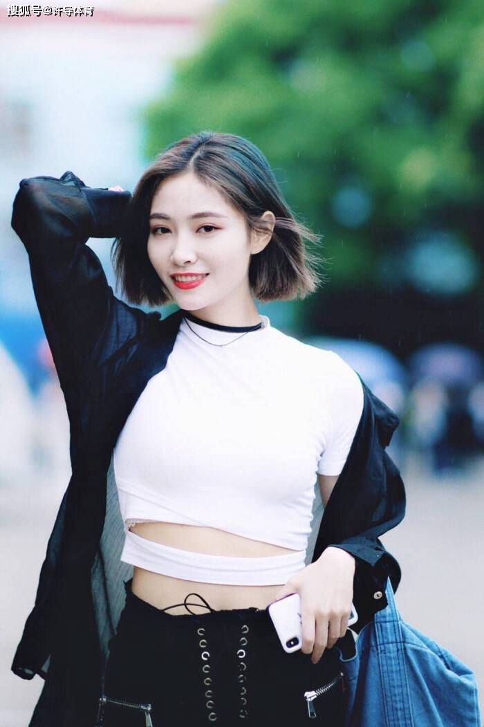 “泛亚电竞平台”
娱乐圈来自1995年的女星 她们个个都是尤物胚子 谁是你的菜(图4) “泛亚电竞平台”
娱乐圈来自1995年的女星 她们个个都是尤物胚子 谁是你的菜(图4)