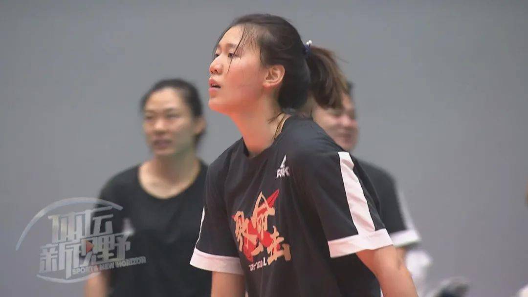 
天津女排间歇期不放松 教练组给她开起了小灶……|泛亚电竞(图2)